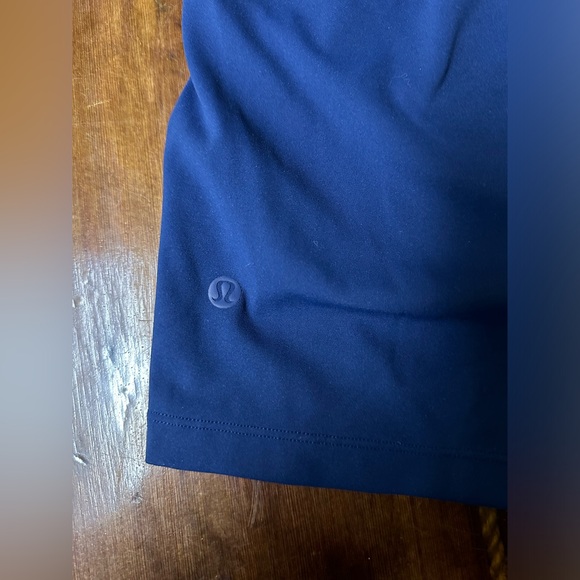 Women's Lululemon On The Fly Short Size 12 - Picture 14 of 14